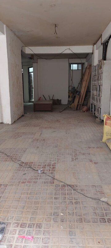 Room in 2 BHK Builder Floor at Sector 73 – for Sale