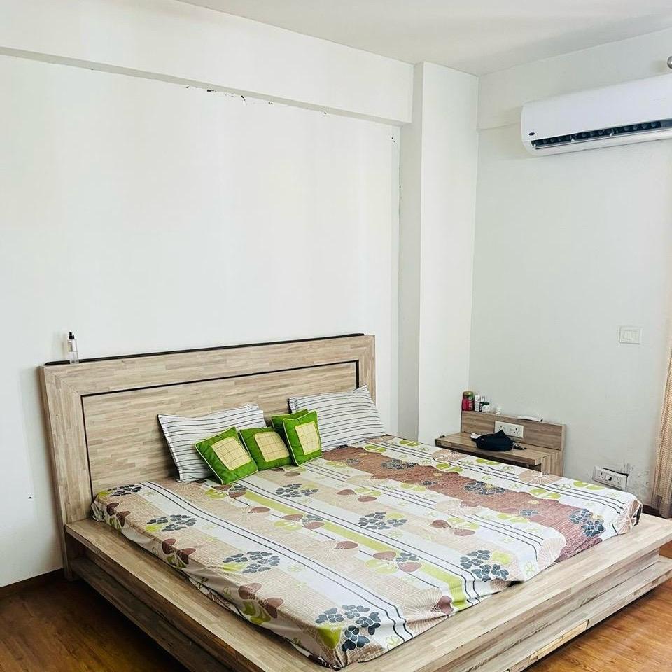 4 BHK + Extra Room Apartment For Sale in Tulip Violet