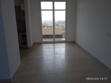 Room in 3.5 BHK Apartment at SS The Leaf, Sector 85 – for Rent