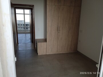Room in 3.5 BHK Apartment at SS The Leaf, Sector 85 – for Rent