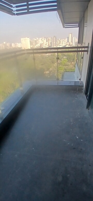 Room in 3 BHK Apartment at Roodraksh Golf Walk, Chembur – for Sale