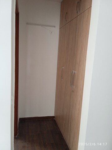 Room in 3.5 BHK Apartment at SS The Leaf, Sector 85 – for Rent