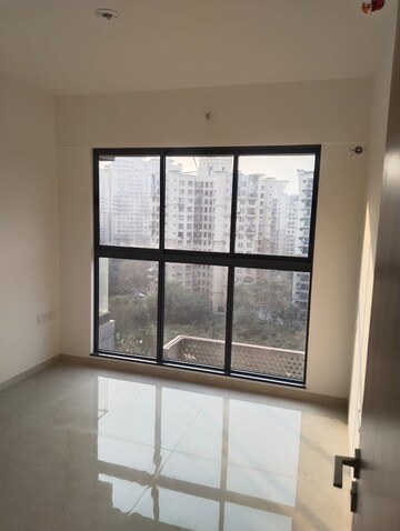 Room in 3 BHK Apartment at Godrej Urban Park, Chandivali – for Rent