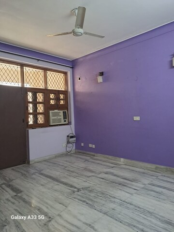 Room in 2.5 BHK Builder Floor at Palam Vihar Residents Association, Palam Vihar – for Sale