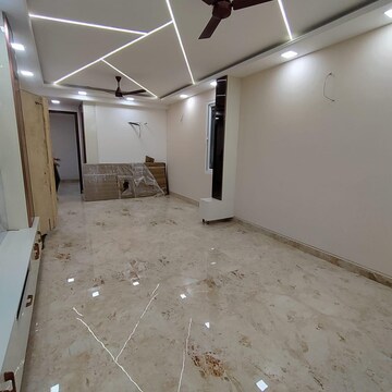 Room in 3 BHK Builder Floor at Sector 15 – for Rent