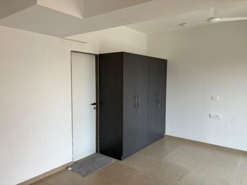 Master Bedroom in 3 BHK Apartment at Kanakia Silicon Valley, Powai – for Rent