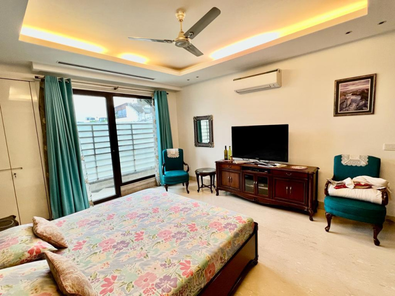 5 BHK Builder Floor For Sale in Anand Niketan