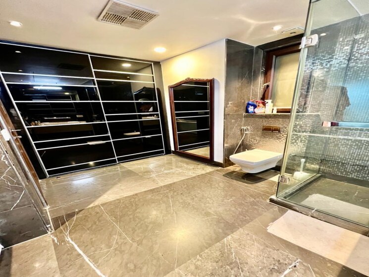 Bathroom, anand niketan 5 Bedroom 400 Sq.Yd. Builder Floor In Anand Niketan Delhi 8166097