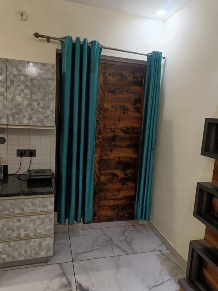 Bedroom, rwa-apartments 6+ Bedroom 234 Sq.Mt. Independent House In Sector 31 Noida 8166181