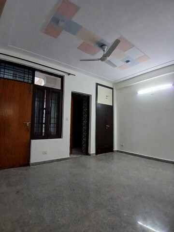 Room in 3 BHK Apartment at Kartik Kunj Apartments, Sector 44 – for Rent