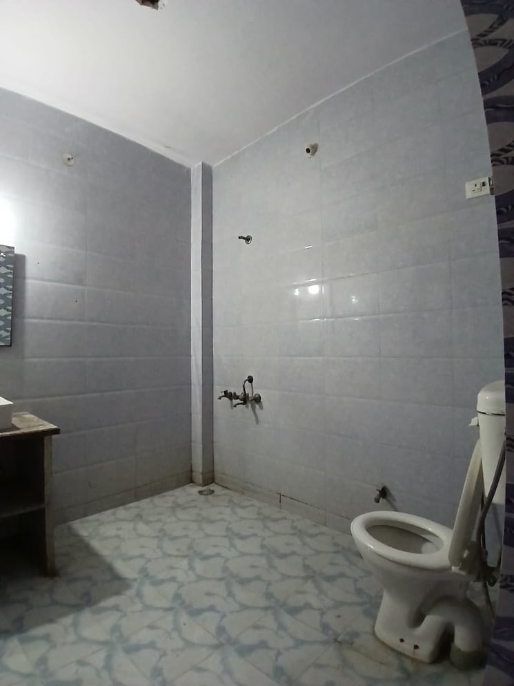 Bathroom, kartik-kunj-apartments 3 Bedroom 1500 Sq.Ft. Apartment In Sector 44 Noida 8166187