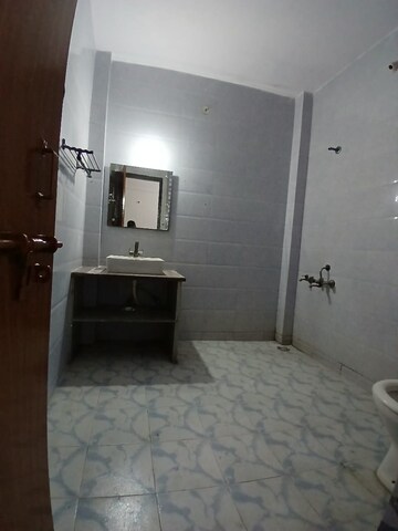 Bathroom in 3 BHK Apartment at Kartik Kunj Apartments, Sector 44 – for Rent