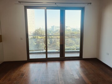 Master Bedroom in 4 BHK Apartment at Indiabulls Enigma, Sector 110 – for Rent