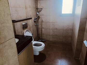 Master Bedroom in 4 BHK Apartment at Indiabulls Enigma, Sector 110 – for Rent