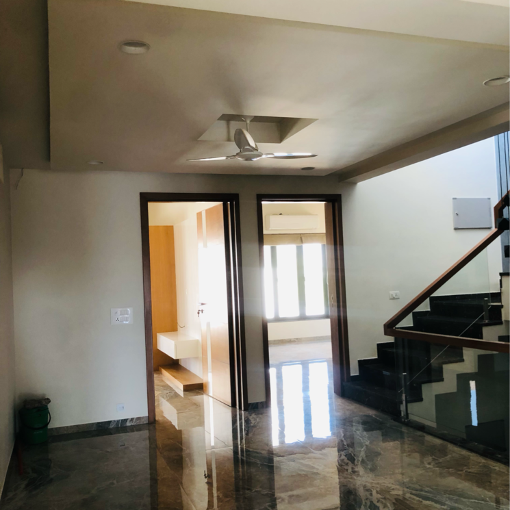 Room, science city 5 Bedroom 1000 Sq.Yd. Villa In Science City Ahmedabad 8166286