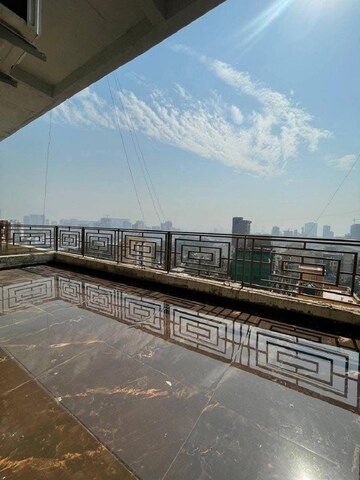 Swimming Pool in 3 BHK Apartment at Khar West – for Rent