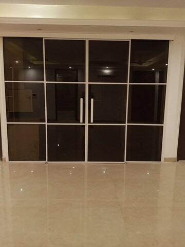 Building Lobby in 4 BHK Builder Floor at Parklands, Sector 85 – for Sale