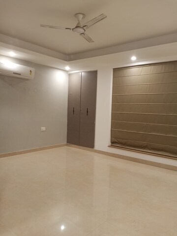 Room in 4 BHK Builder Floor at Parklands, Sector 85 – for Sale