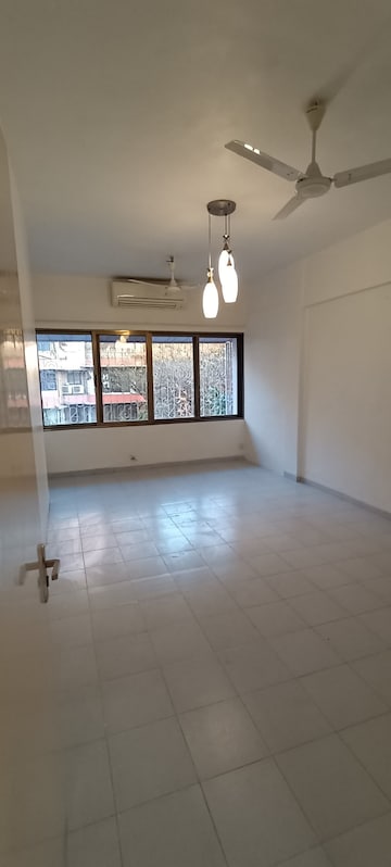 Room in 2 BHK Apartment at Bandra West – for Rent