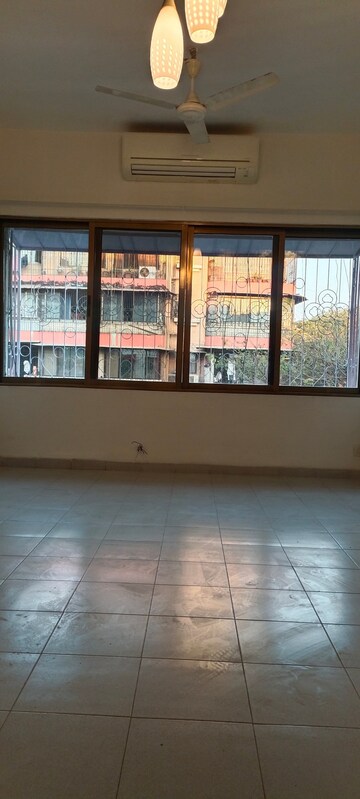 Room in 2 BHK Apartment at Bandra West – for Rent
