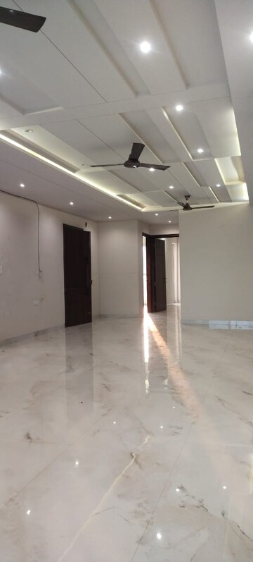 3 BHK Builder Floor For Rent in Sector 16