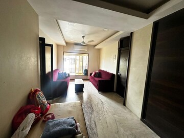 Bedroom in 1 BHK Apartment at Bandra West – for Rent