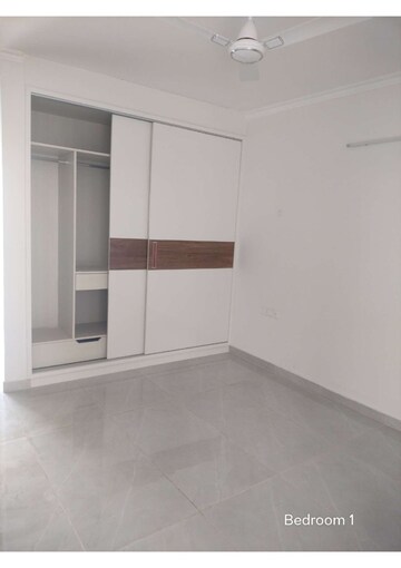 Room in 3 BHK Apartment at Home Town, Patiala Road – for Rent