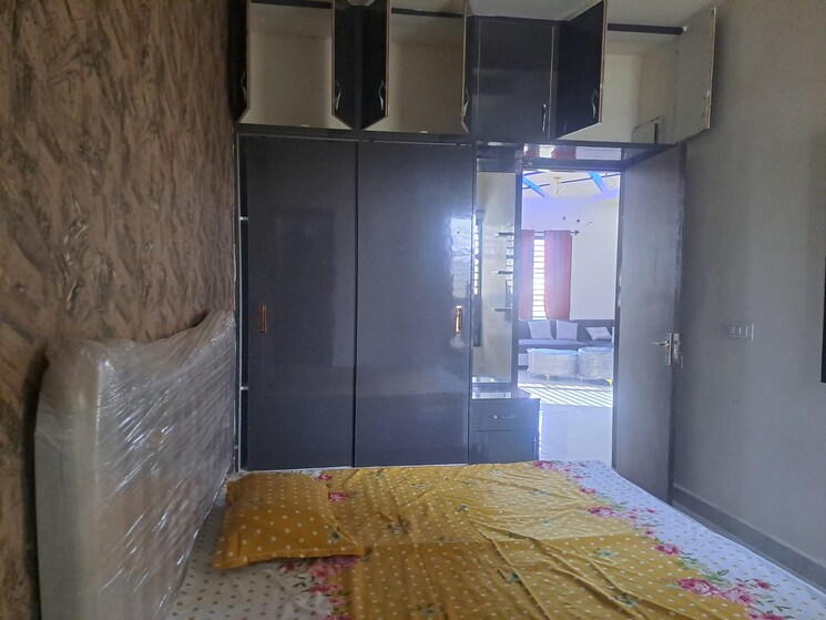 Room, dhakoli village 2.5 Bedroom 900 Sq.Ft. Builder Floor In Dhakoli Village Zirakpur 8166405