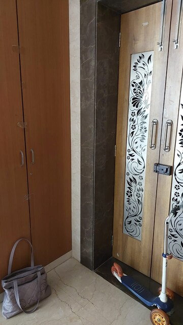 Bedroom in 4 BHK Apartment at Chembur – for Rent