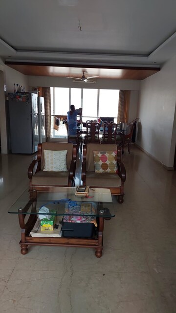 Living Room in 4 BHK Apartment at Chembur – for Rent
