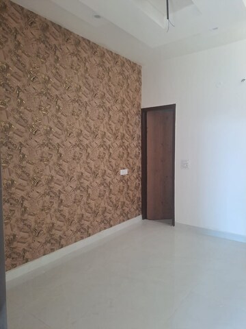 Room in 2.5 BHK Independent House at Dhakoli Village – for Sale