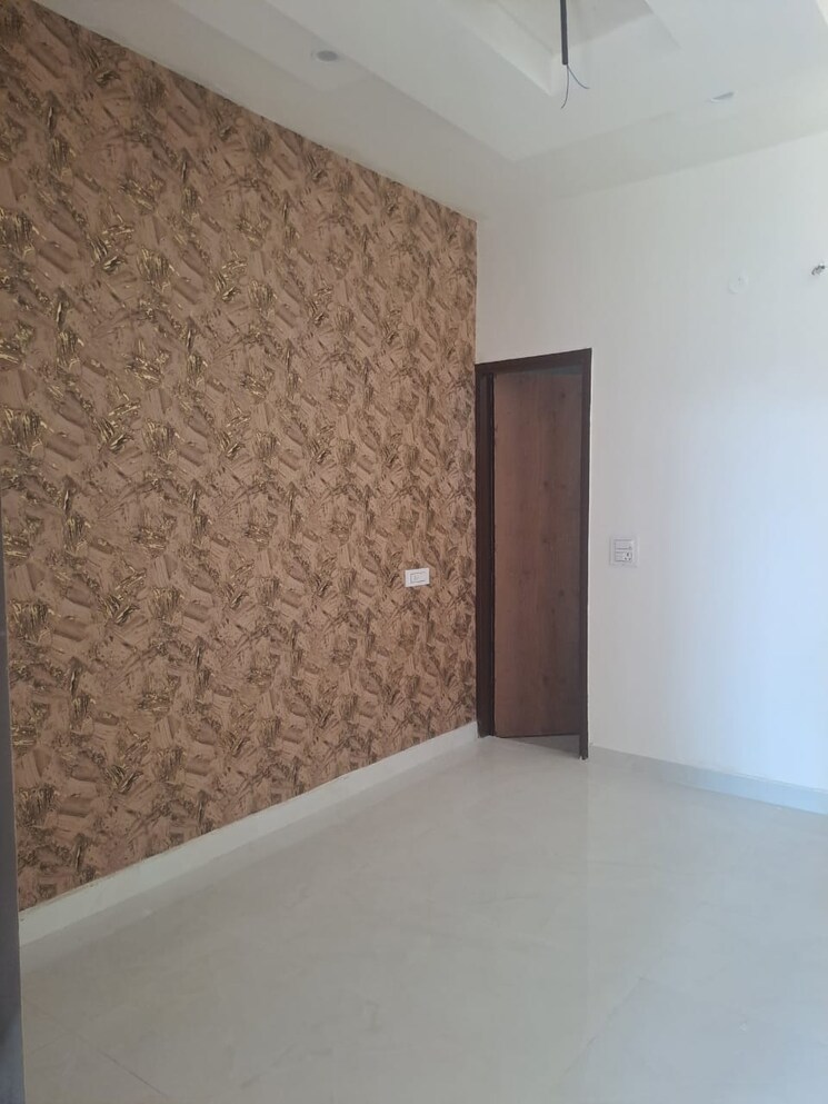 Room, dhakoli 2.5 Bedroom 900 Sq.Ft. Independent House In Dhakoli Zirakpur 8166412