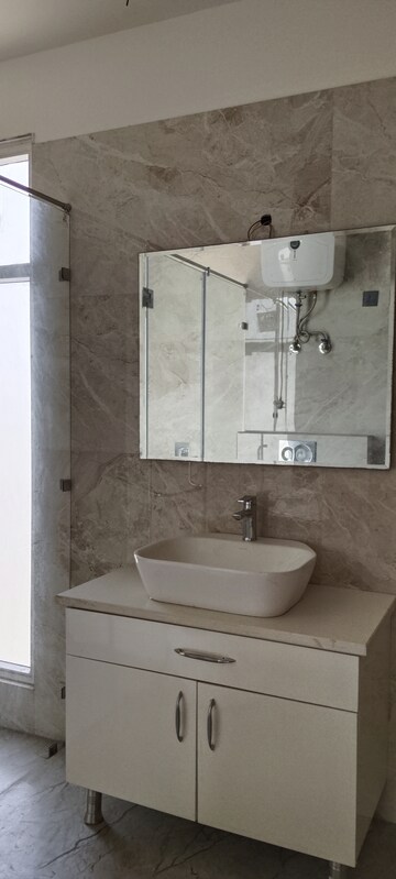 Bathroom in 4 BHK Builder Floor at Unitech South City II, Sector 50 – for Rent