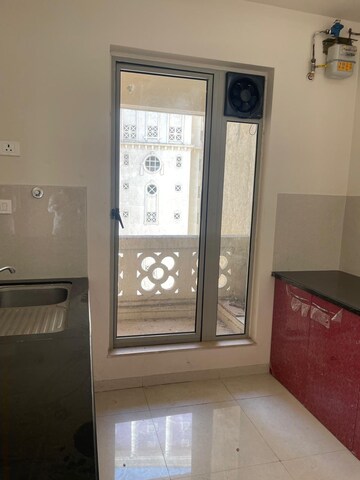 Furnished Amenities in 3 BHK Apartment at Hiranandani Fortune City, New Panvel – for Rent