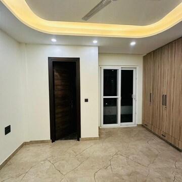 Building Lobby in 3.5 BHK Builder Floor at Sushant Lok 2, Sector 56 – for Rent