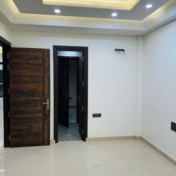 Room in 3.5 BHK Builder Floor at Sushant Lok 2, Sector 56 – for Rent