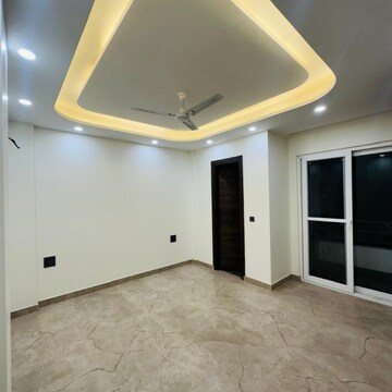 Room in 3.5 BHK Builder Floor at Sushant Lok 2, Sector 56 – for Rent