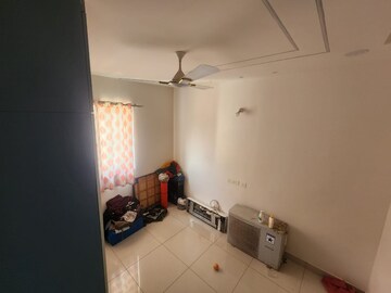 Room in 2 BHK Apartment at Khajaguda – for Rent