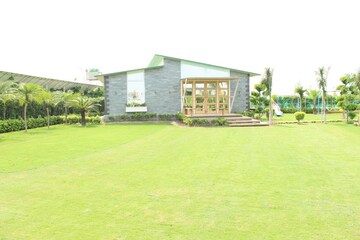3 BHK Villa – Exterior View View at SS Sainik Farms, Sector 150 - for Sale