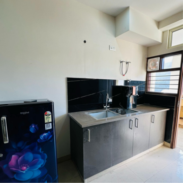 Kitchen in 2.5 BHK Builder Floor at Sushant Lok 3, Sector 57 – for Rent