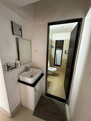 Building Lobby in 2.5 BHK Apartment at Kalpataru CHS Kandivali, Kandivali West – for Rent