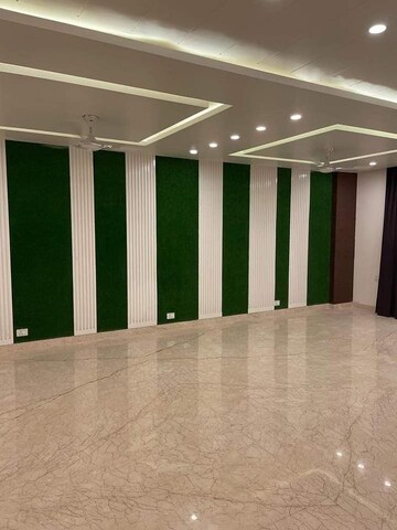 Room in 3 BHK Builder Floor at BPTP District, Sector 81 – for Sale