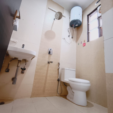Bathroom in 3 BHK Builder Floor at Hong Kong Bazaar, Sector 56 – for Rent