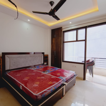 Bedroom in 3 BHK Builder Floor at Hong Kong Bazaar, Sector 56 – for Rent