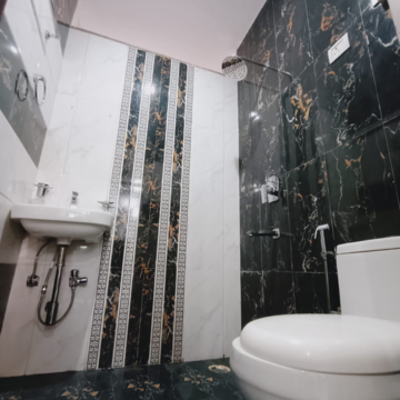 Bathroom in 3 BHK Builder Floor at Hong Kong Bazaar, Sector 56 – for Rent