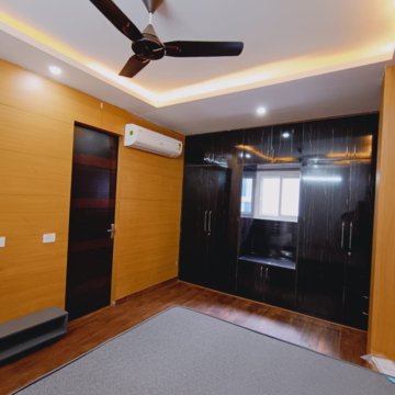 Room in 3 BHK Builder Floor at Hong Kong Bazaar, Sector 56 – for Rent