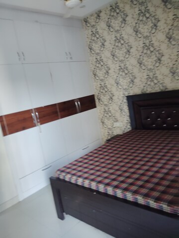 Room in 2 BHK Apartment at Sector 115 – for Rent