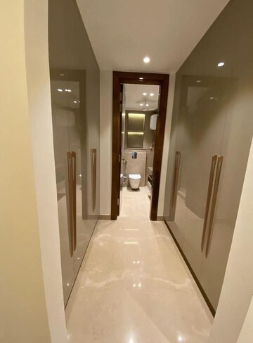 Building Lobby in 3 BHK Builder Floor at BPTP District, Sector 81 – for Sale