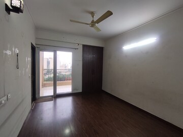 Room in 2 BHK Apartment at JM Florence, Tech Zone 4 Greater Noida – for Rent