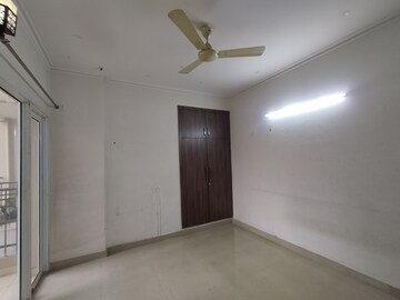 Room in 2 BHK Apartment at JM Florence, Tech Zone 4 Greater Noida – for Rent
